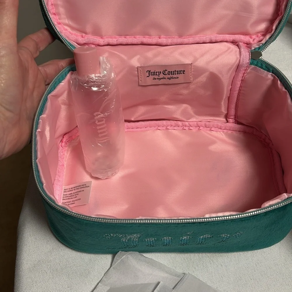 JUICY COUTURE Travel Cosmetic Bag, NWT. Beautiful Color.